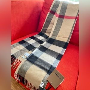 New Burberry cashmere scarf